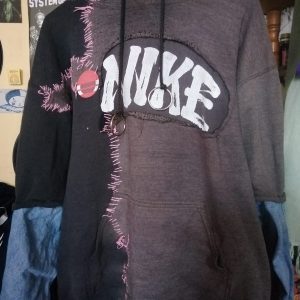 Hoodie Patchwork Alternativo - "Rebeldía en Cada Puntada" (Talla XL, Nike)