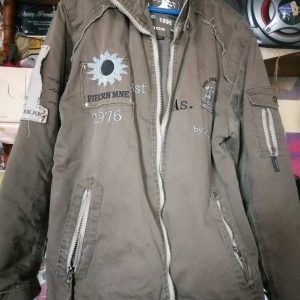 Chaqueta Vintage Militar - "Explosión de Estilo Retro" (Talla L)